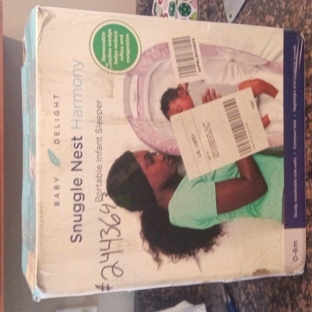 Snuggle Nest Harmony / Portable Infant Sleeper